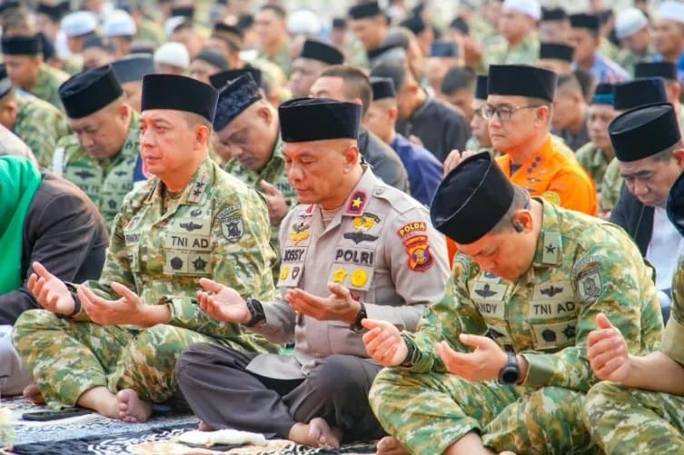 *Wakapolda Kaltim Hadiri Sholat Istisqa dan Doa Bersama, Ikhtiar Memohon Turunnya Hujan di Tengah Musim Kemarau*