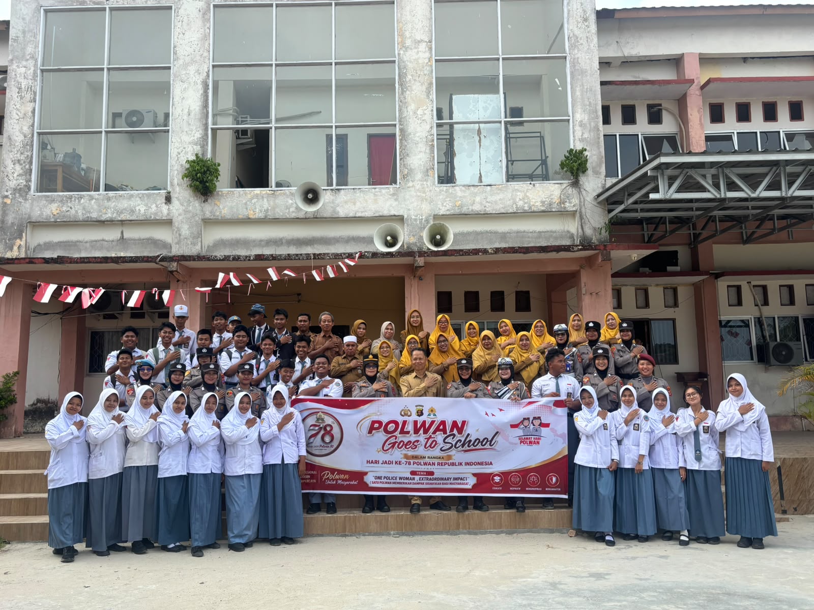 *Sambut Hari Jadi ke-78 Polwan RI, Polwan Polres PPU Edukasi Pelajar Lewat Polwan Goes to School*